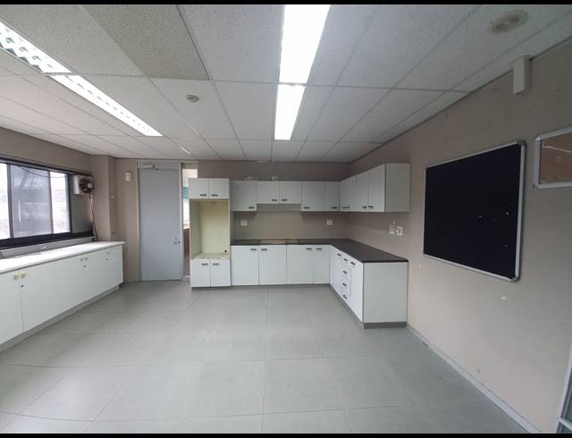 924M² OFFICE TO LET IN MOWBRAY